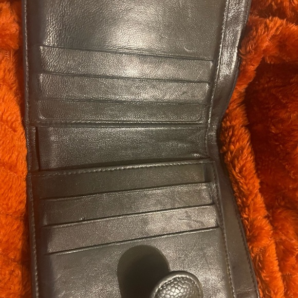 Chanel Caviar Compact Wallet - Picture 4 of 7